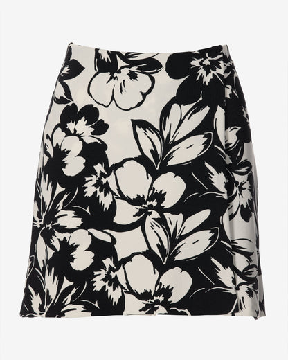 Beyond Travel Contrast Fleurs Print Skort Ivory Coast/Jet Black