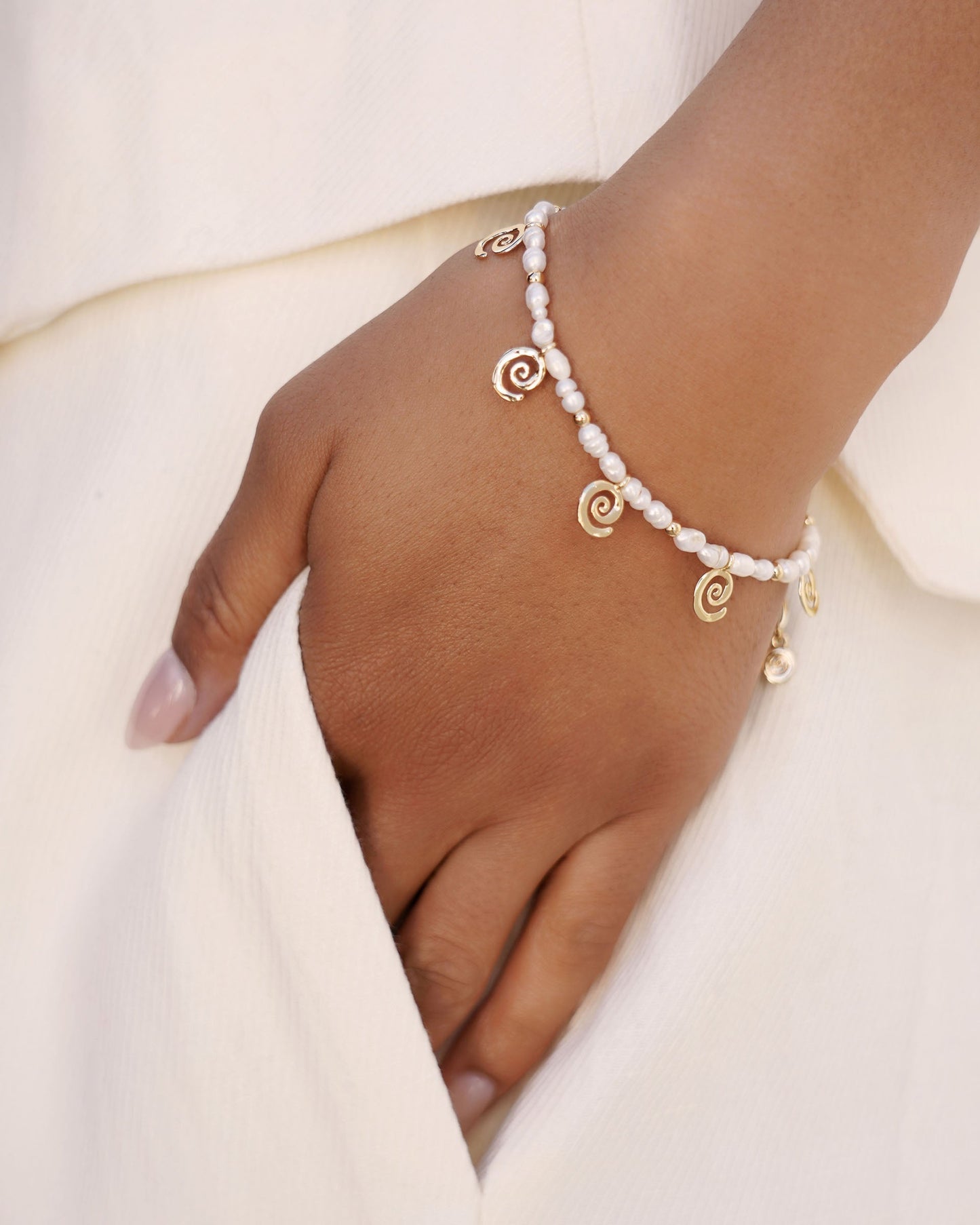 Aura Pearl Bracelet