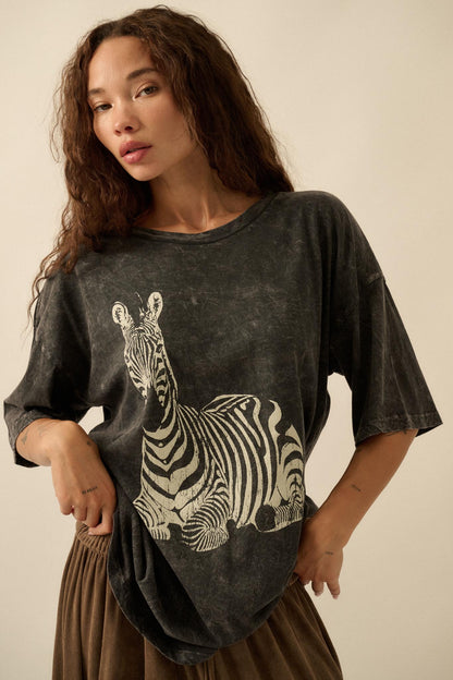 Zebra Crossing Vintage-Wash Oversize Graphic Tee